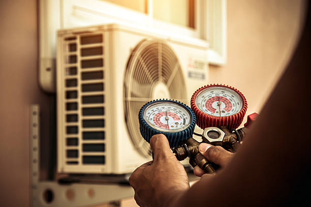 Professional Hvac Installation technician working in Derby, OH